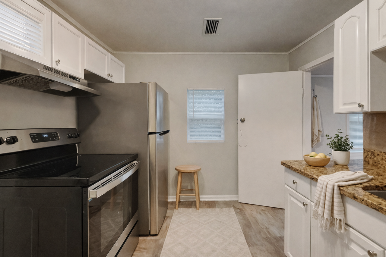 8514 N Otis Ave - Photo 6 of 28