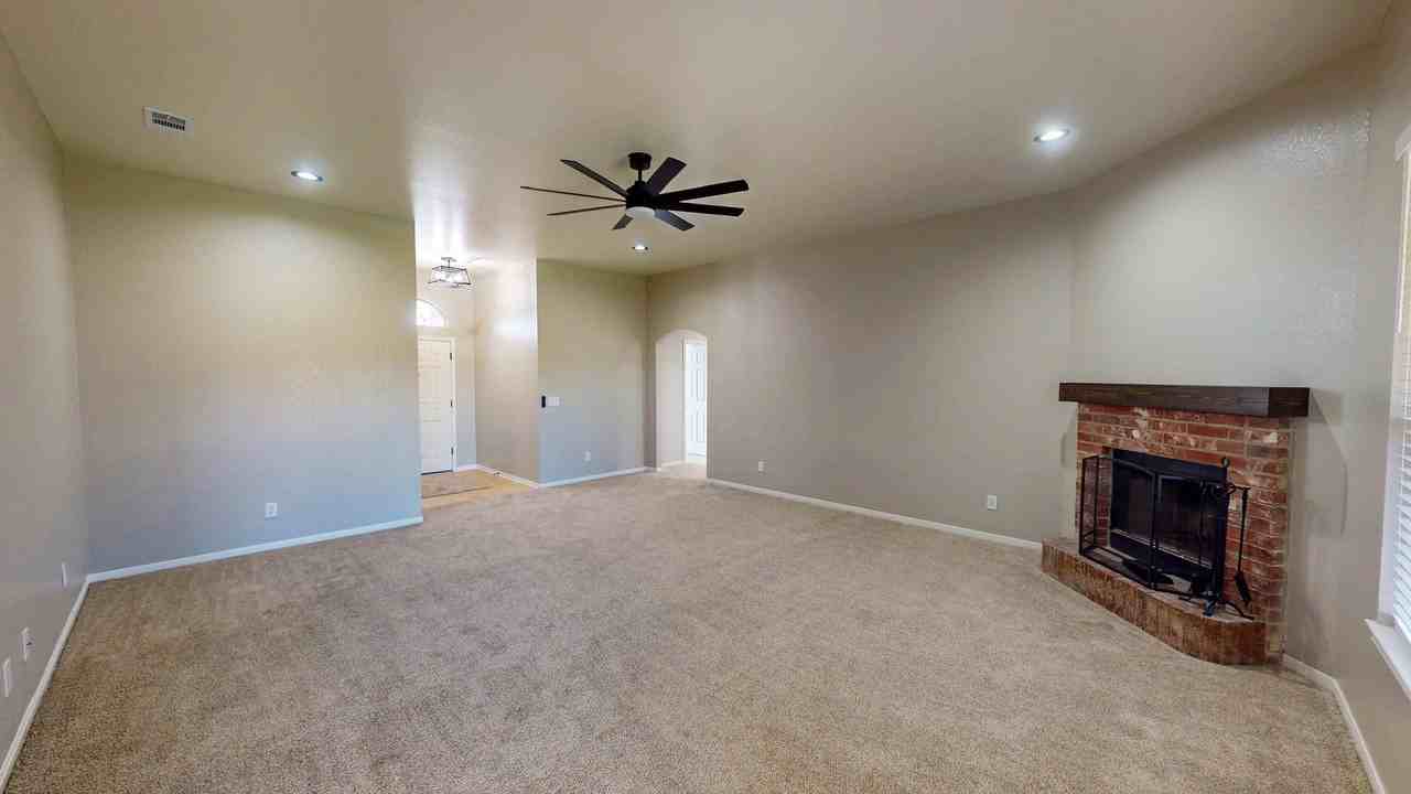 403 Ali Dr - Photo 2 of 22