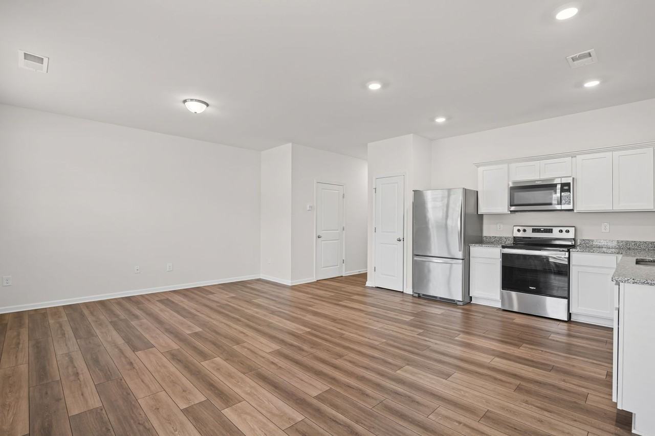 421 Union Station St - Photo 5 of 28