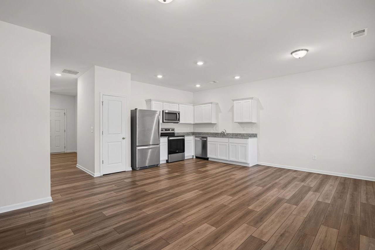 421 Union Station St - Photo 6 of 28