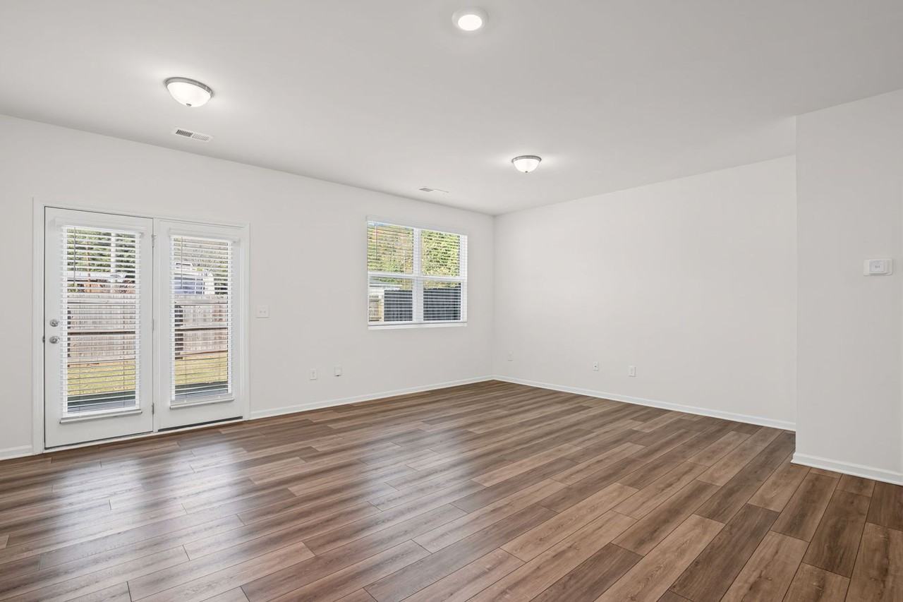 421 Union Station St - Photo 7 of 28