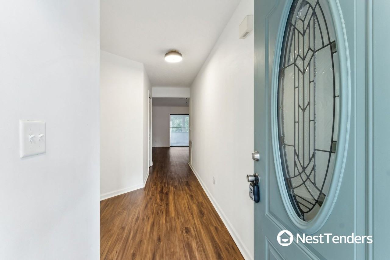 1729 Crescent Rd - Photo 3 of 39