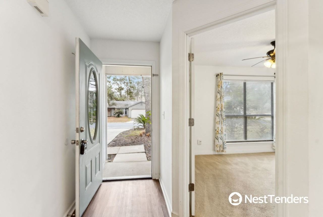 1729 Crescent Rd - Photo 4 of 39