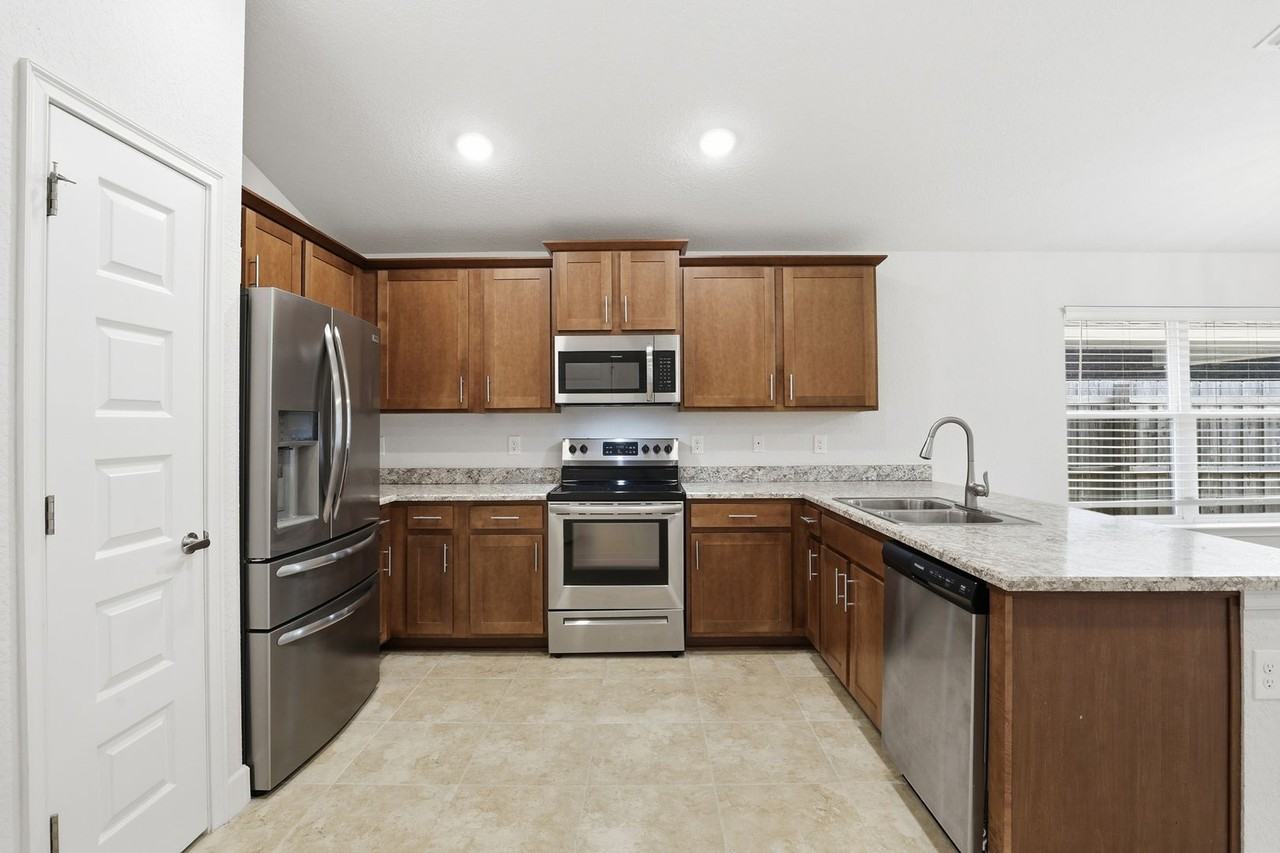 15951 Nw 123rd Ave - Photo 7 of 27