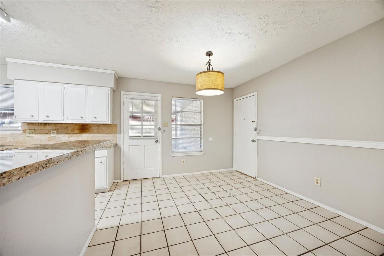 7323 Wovenwood Ln - Photo 6 of 15