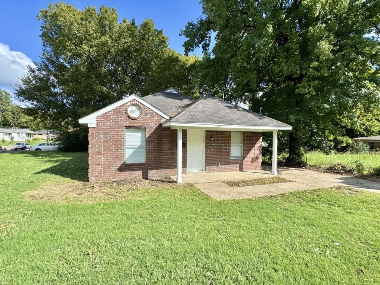 1730 Swift St - Photo 2 of 18