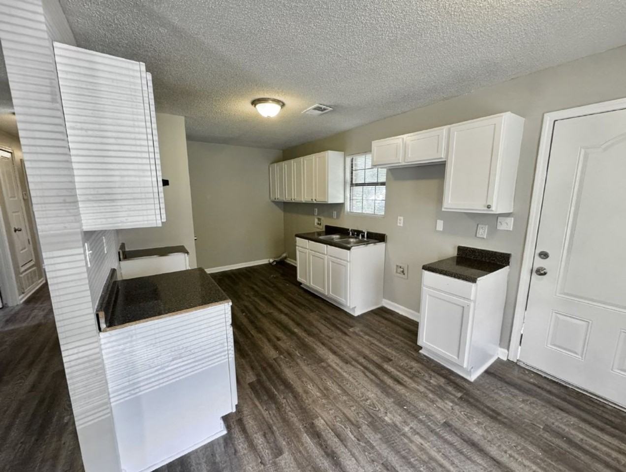 1730 Swift St - Photo 4 of 18