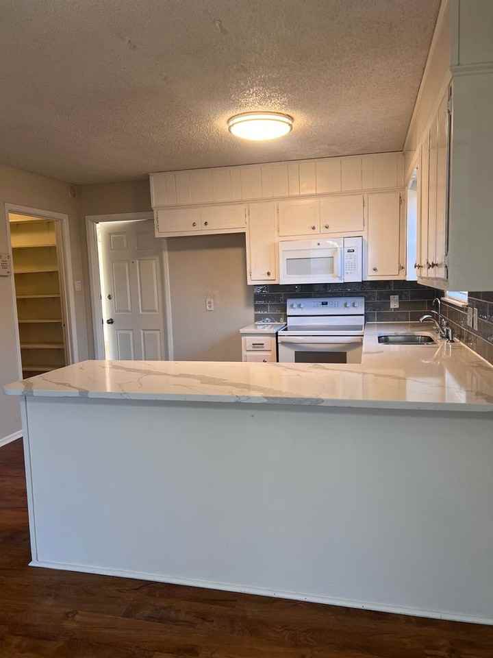 1747 E 53rd St - Photo 4 of 20