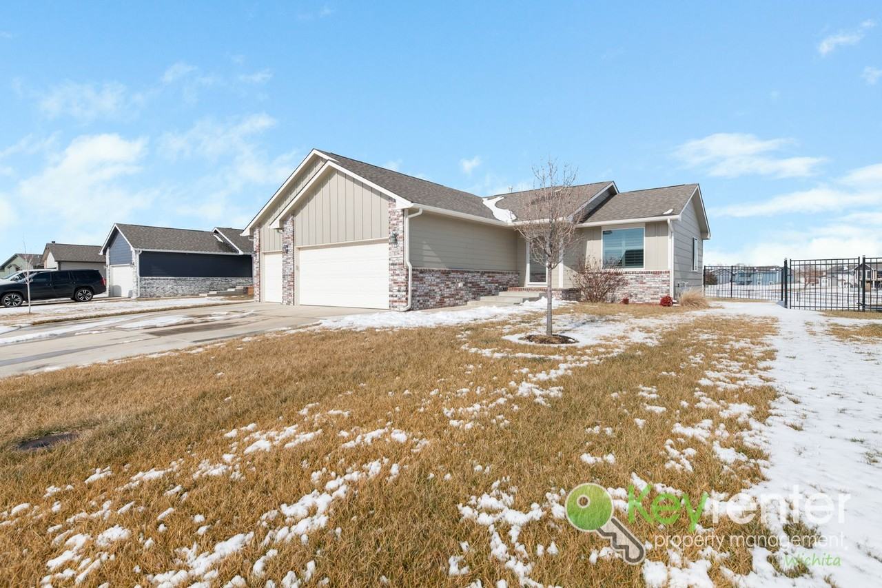 2236 W Country Lakes St - Photo 2 of 40