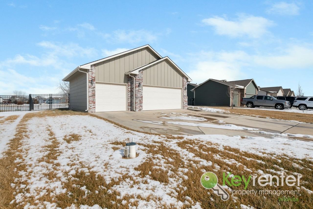 2236 W Country Lakes St - Photo 3 of 40