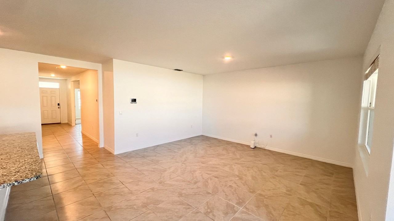 5239 Mahogany Dr - Photo 6 of 41