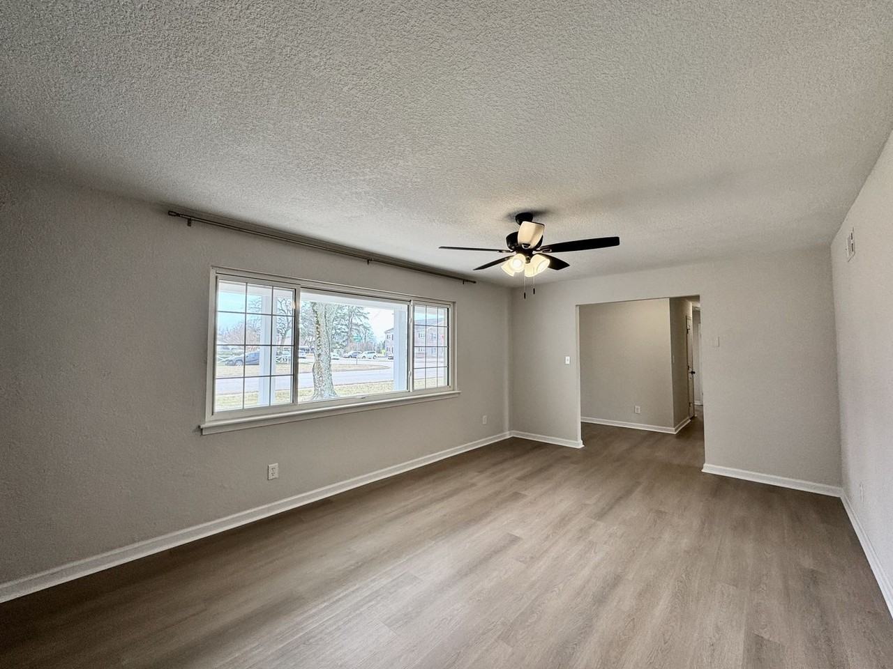 4512 Whitechapel Ct - Photo 6 of 39