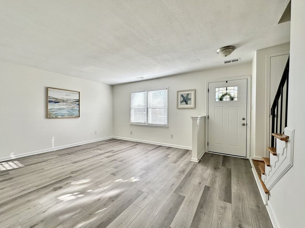 2240 Chadwick Dr - Photo 7 of 39