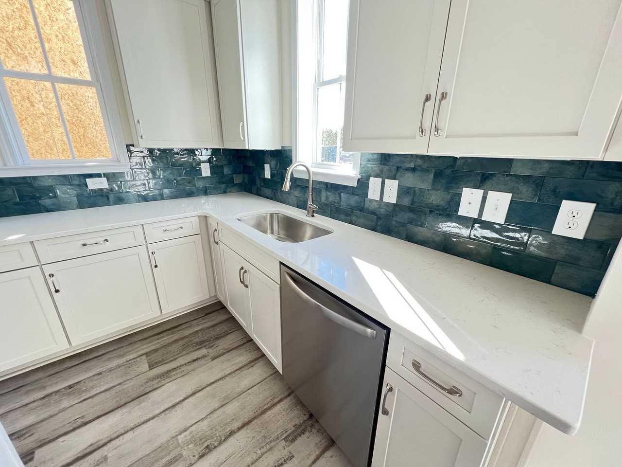 2800 Cook Cir - Photo 4 of 28