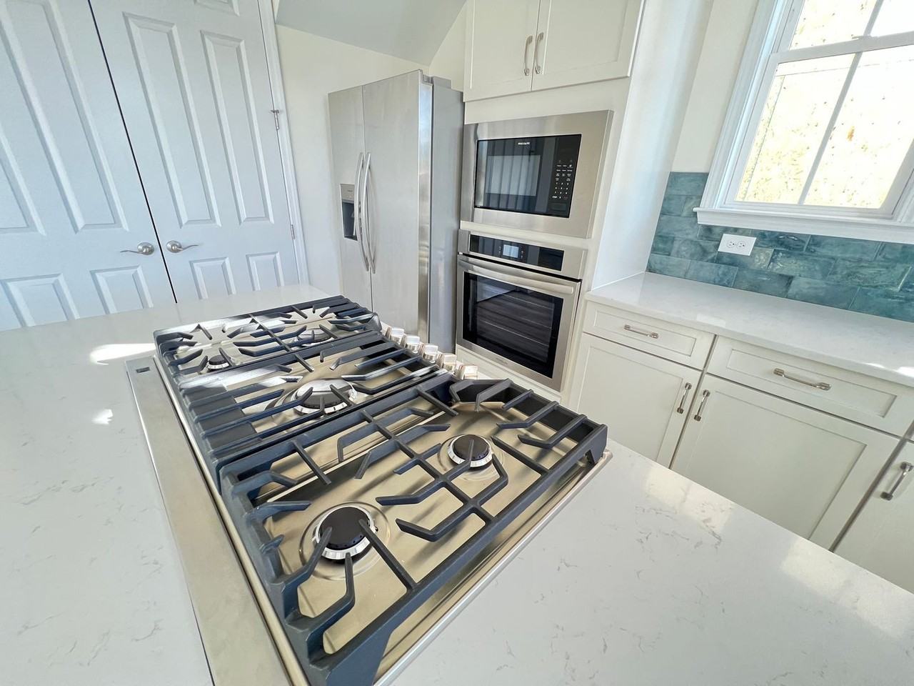 2800 Cook Cir - Photo 5 of 28