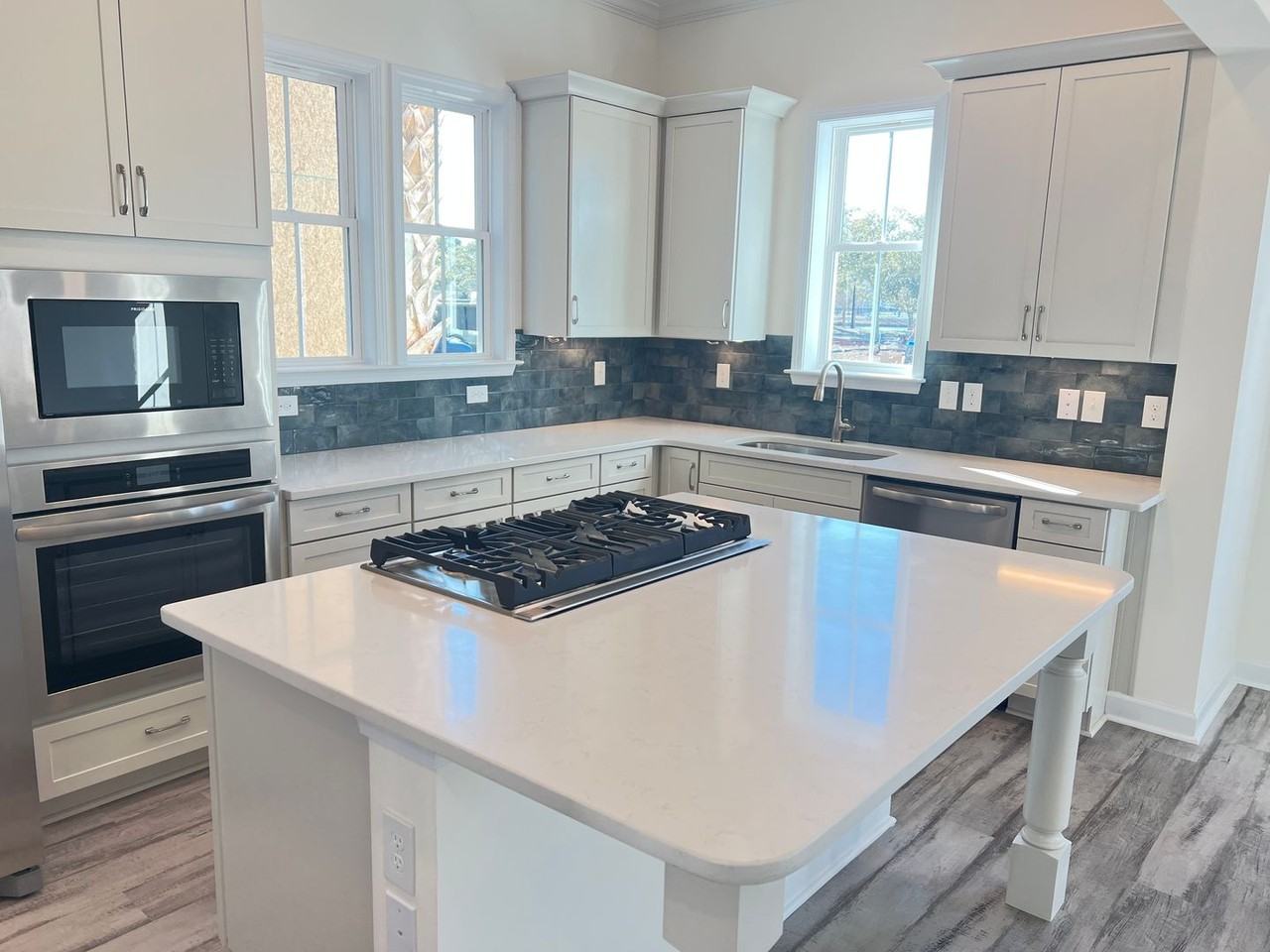 2800 Cook Cir - Photo 7 of 28