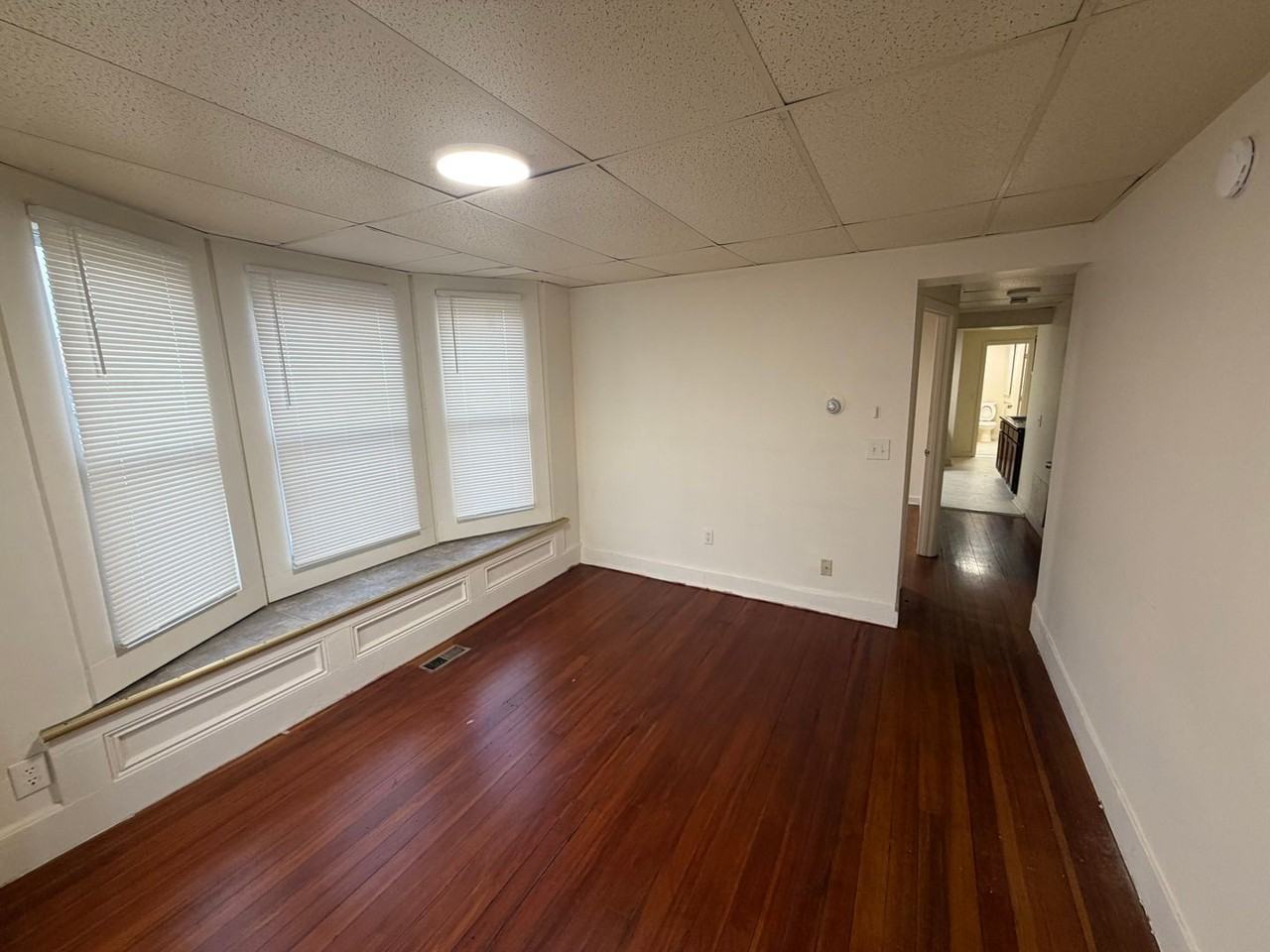 225 Oakland St - Photo 3 of 6