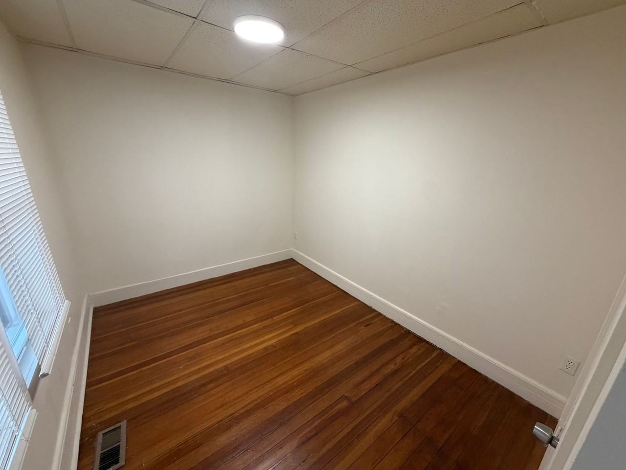 225 Oakland St - Photo 6 of 6