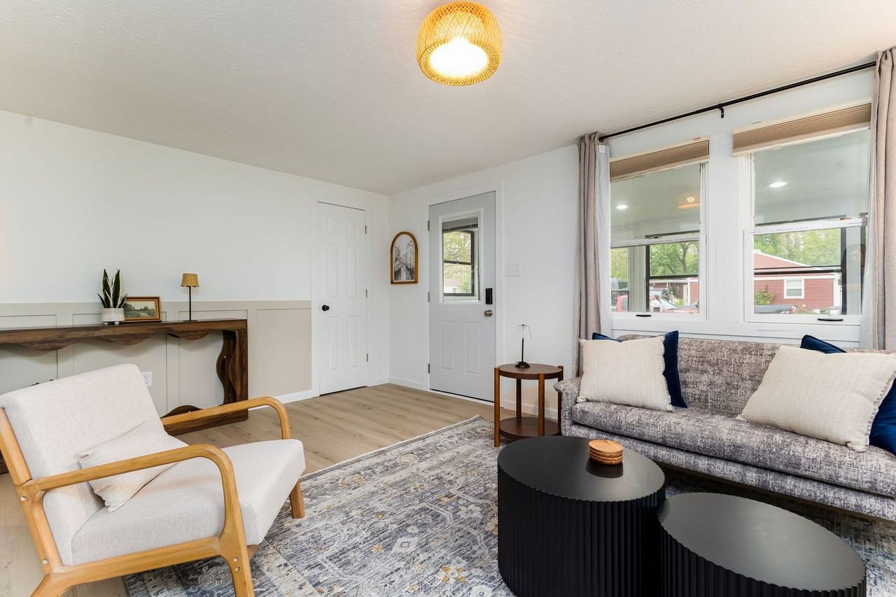 834 Woodcliff Dr - Photo 6 of 24