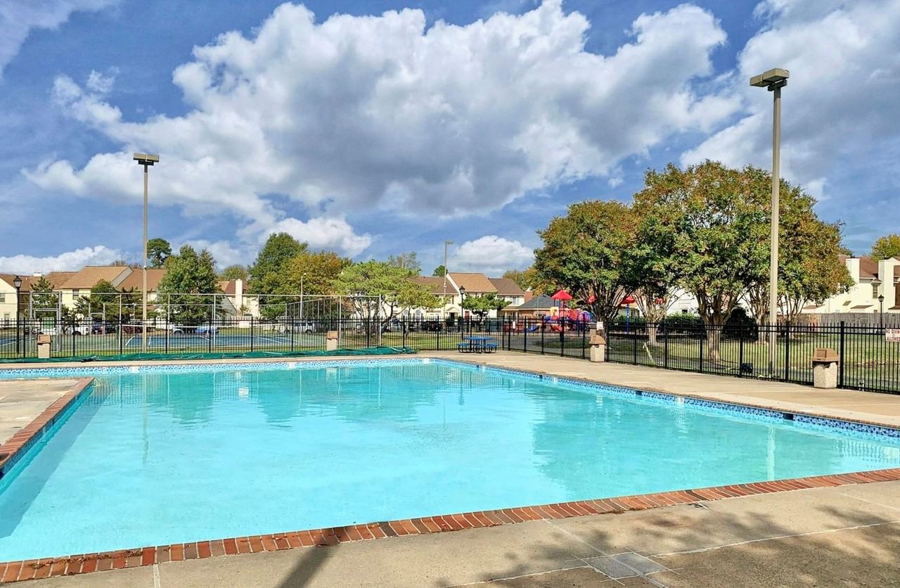 4813 Ashbury Ln - Photo 2 of 50