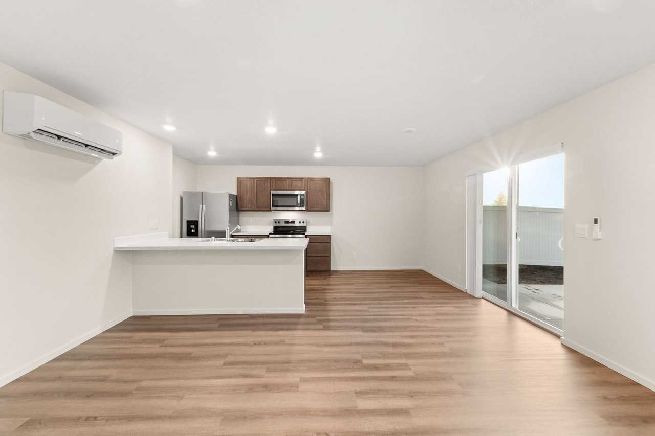 10239 W Sorenstam Rd - Photo 6 of 24