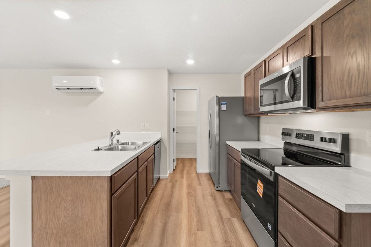 10239 W Sorenstam Rd - Photo 7 of 24