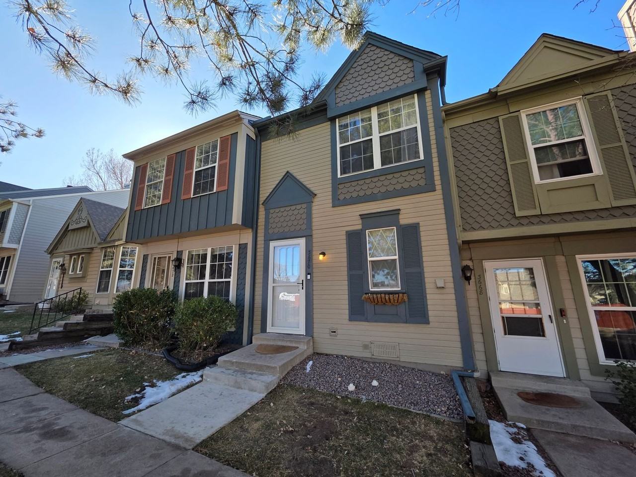 3670 Queen Anne Way - Photo 2 of 17