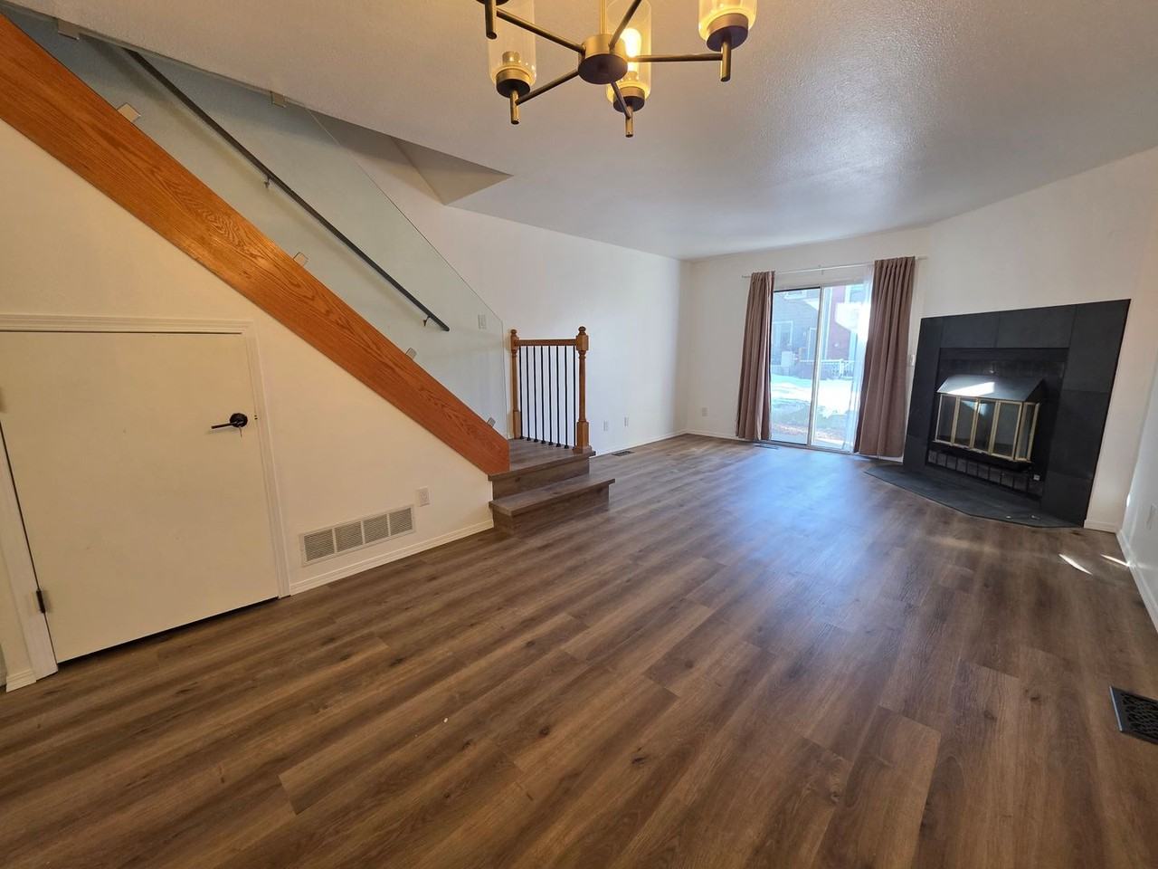 3670 Queen Anne Way - Photo 7 of 17