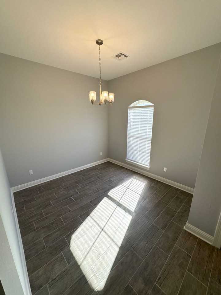 189 Livingston Dr - Photo 4 of 11