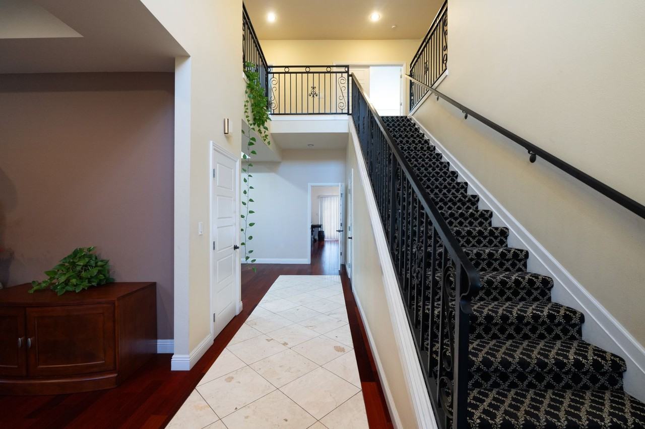 1410 Encino Ave - Photo 3 of 50