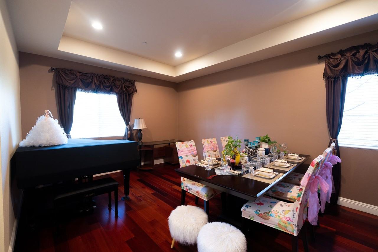 1410 Encino Ave - Photo 4 of 50