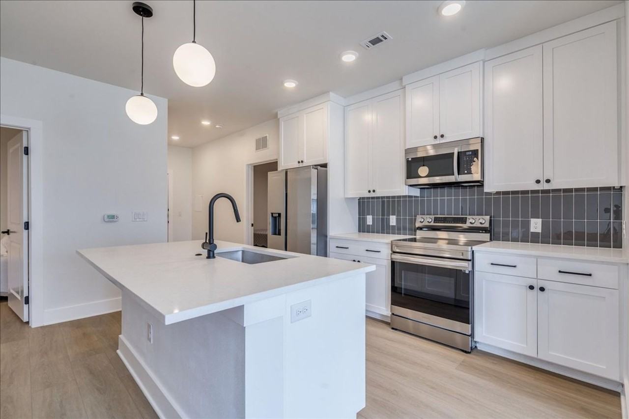 3000 Duval St #202 - Photo 6 of 41