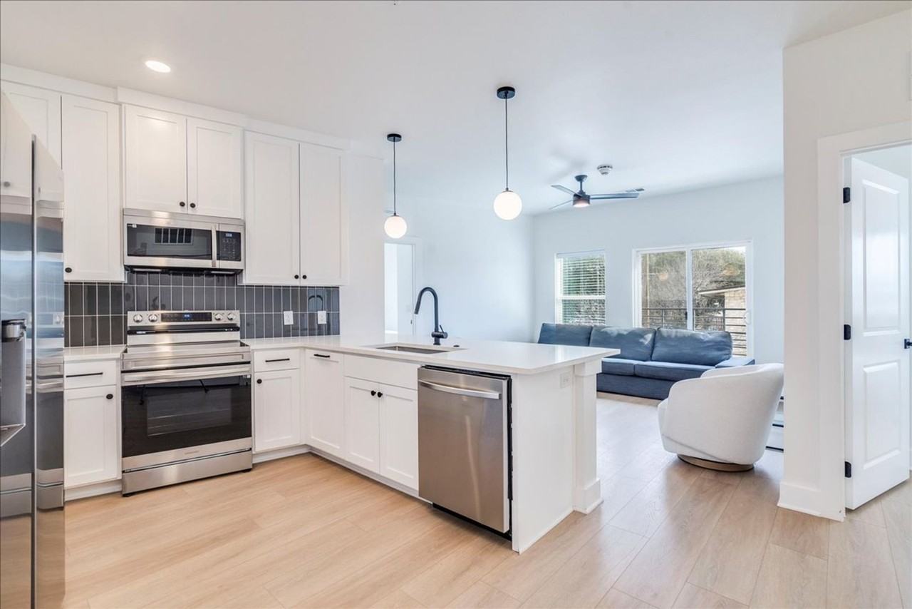 3000 Duval St #303 - Photo 2 of 38