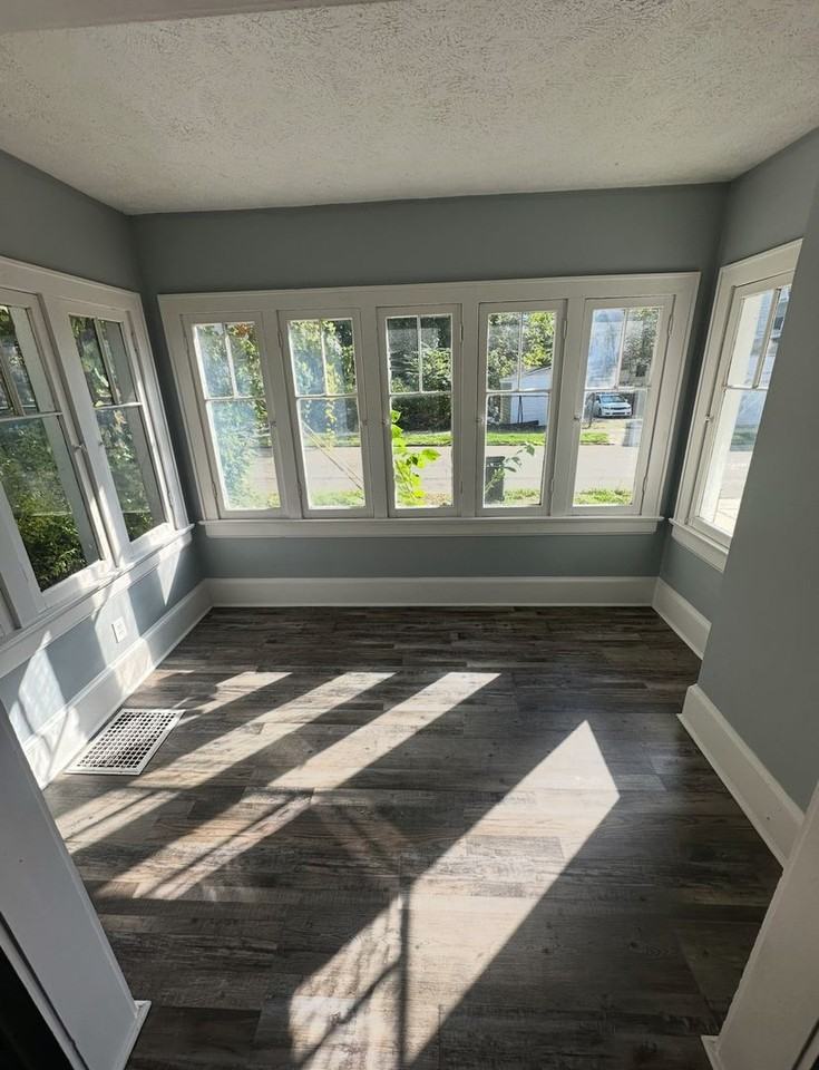 202 Burton Ave - Photo 2 of 18