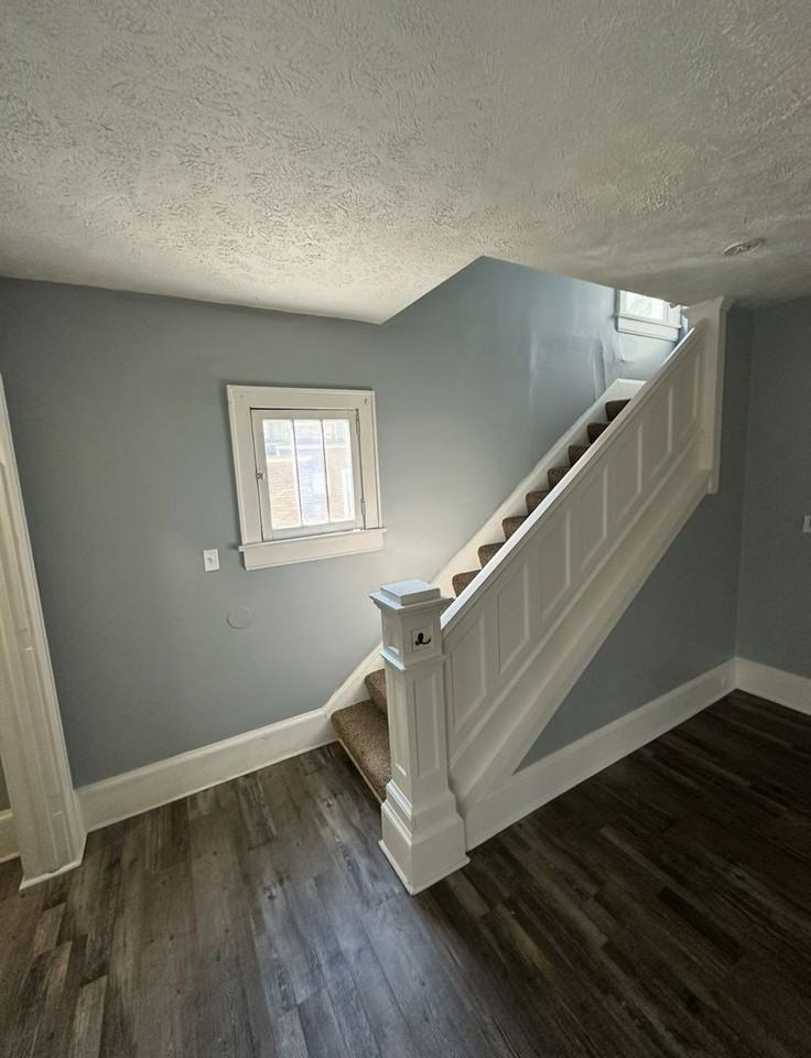 202 Burton Ave - Photo 3 of 18