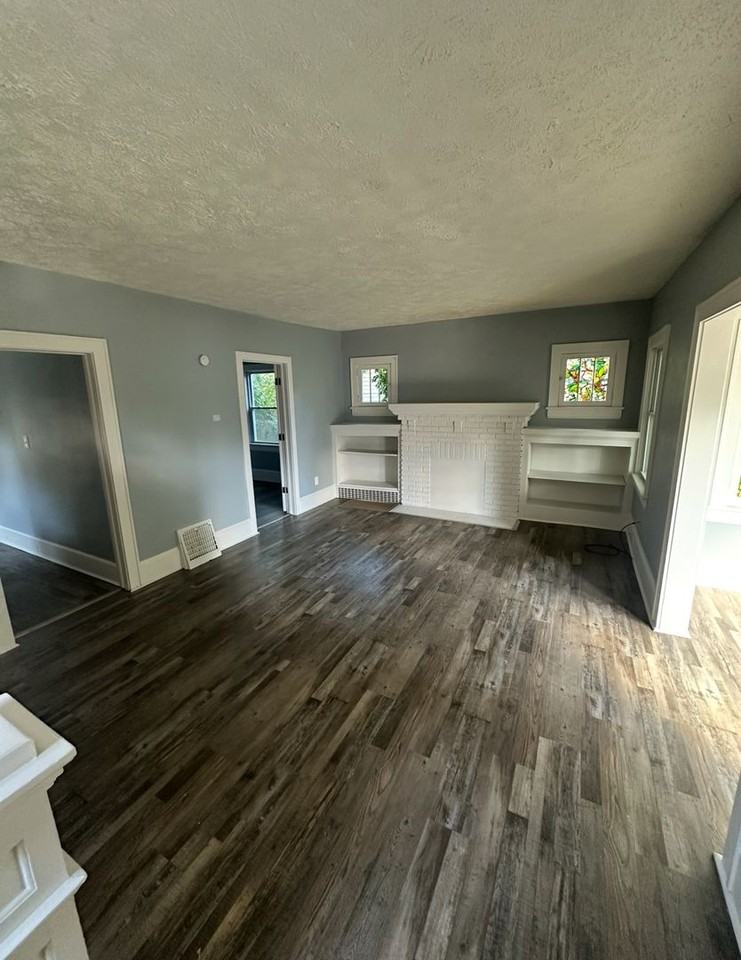 202 Burton Ave - Photo 4 of 18