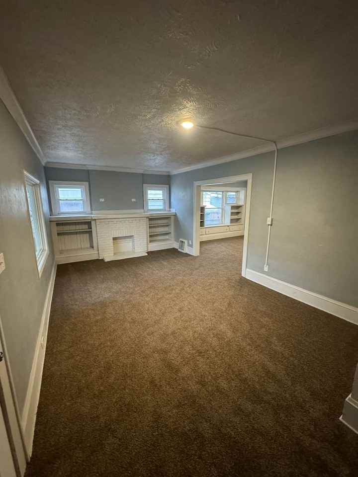 466 Woodland Ave - Photo 3 of 18