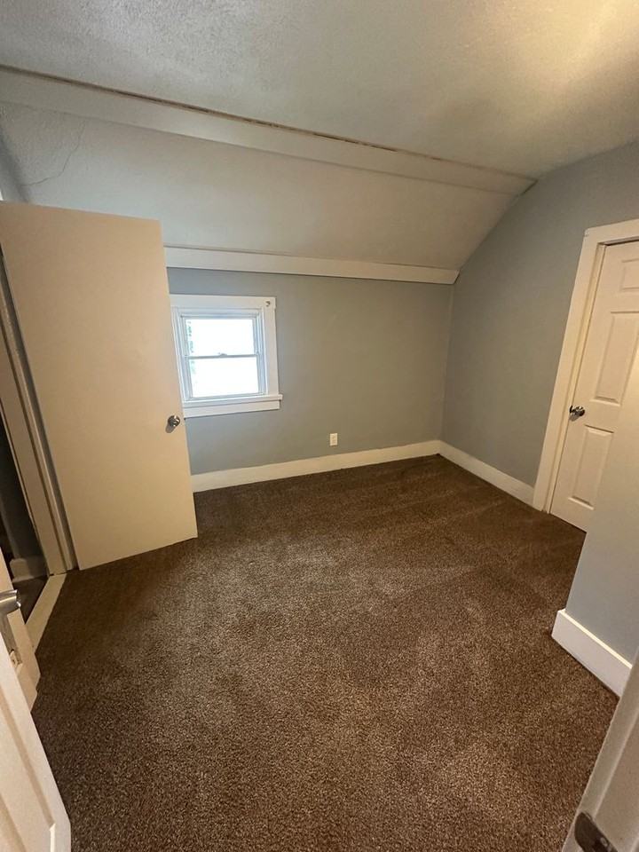 549 Dayton St - Photo 7 of 14