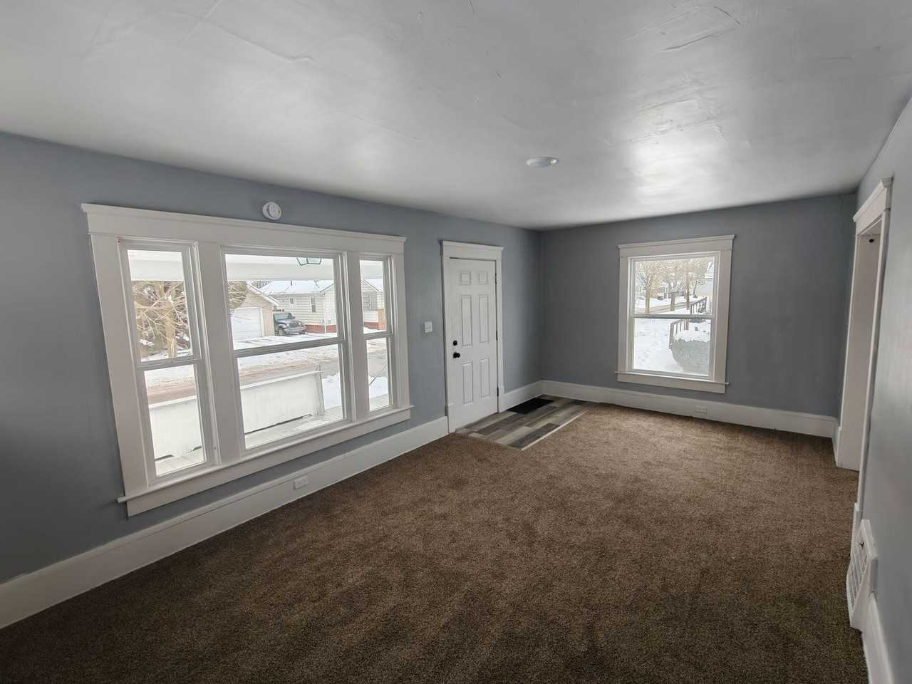 1183 Harpster Ave #1 - Photo 4 of 29