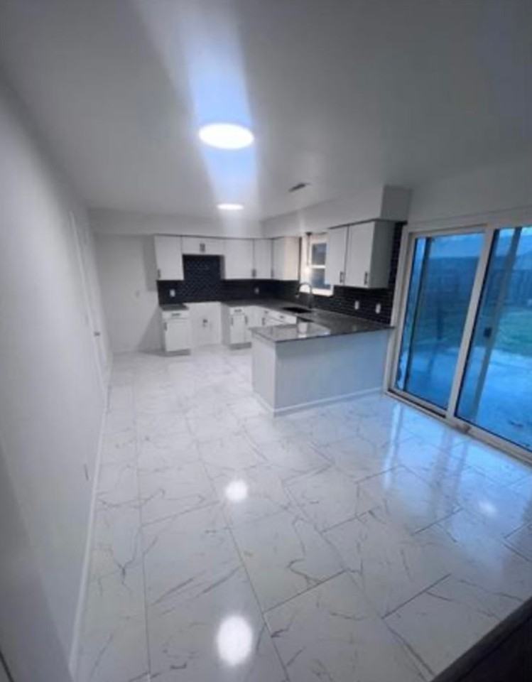 1924 W Urbana St - Photo 3 of 11