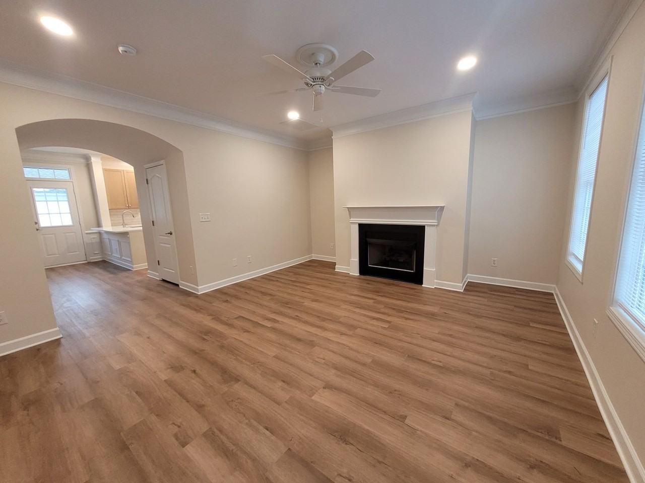 121 Singleton Rd - Photo 3 of 12