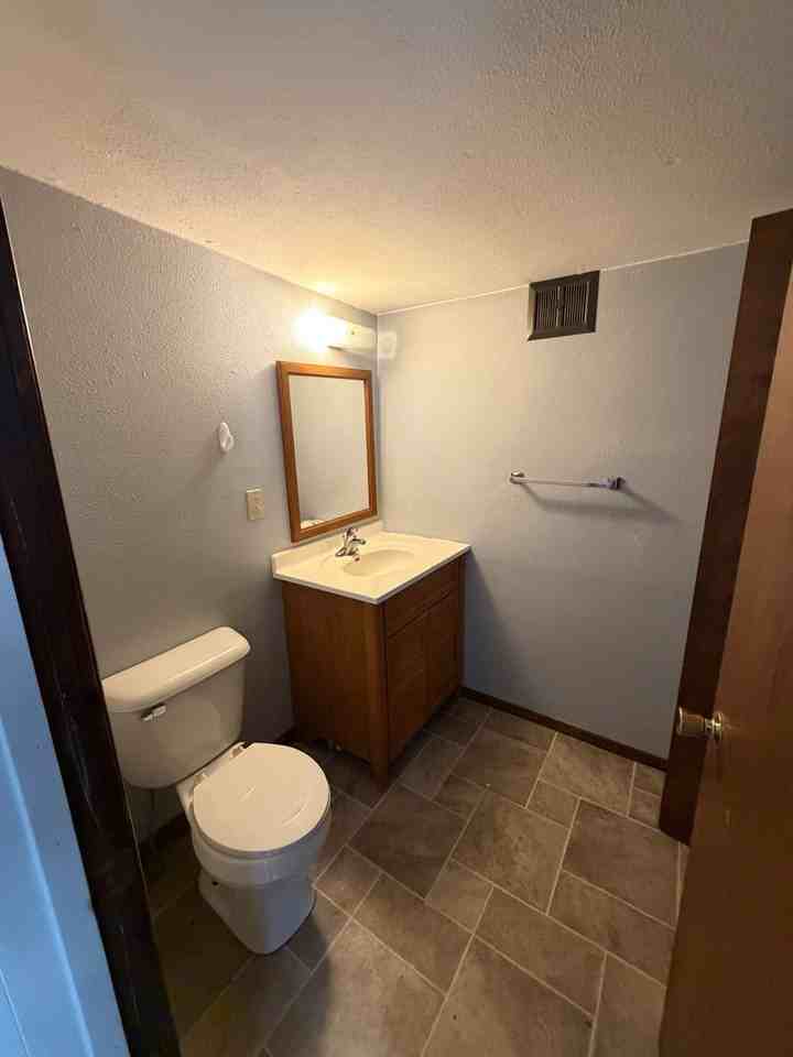 1205 E Converse Ave - Photo 5 of 9