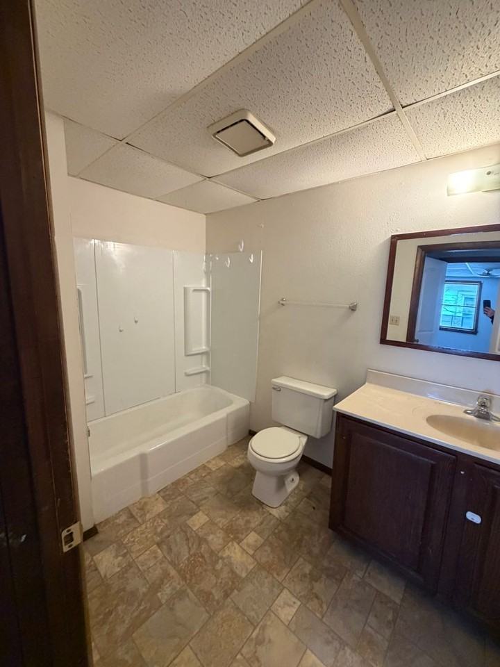 1205 E Converse Ave - Photo 7 of 9