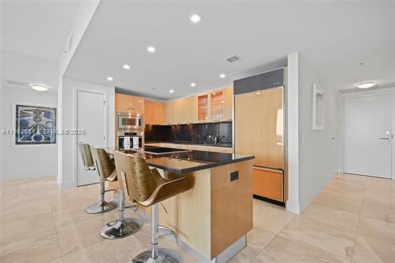 6899 6899 Collins Ave appt 1507 - Photo 6 of 30