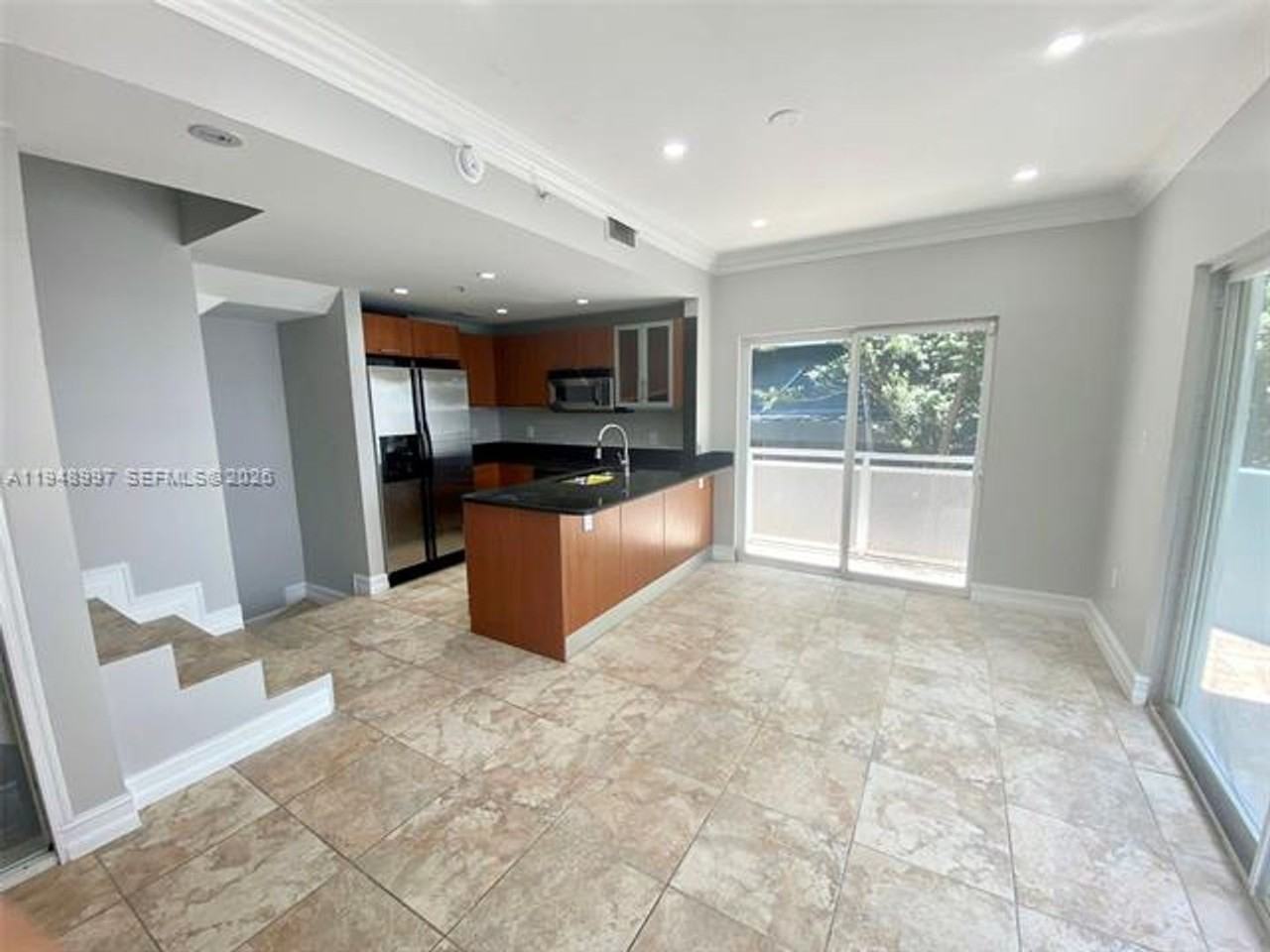 235 235 SW 17th Rd th 101 - Photo 2 of 20