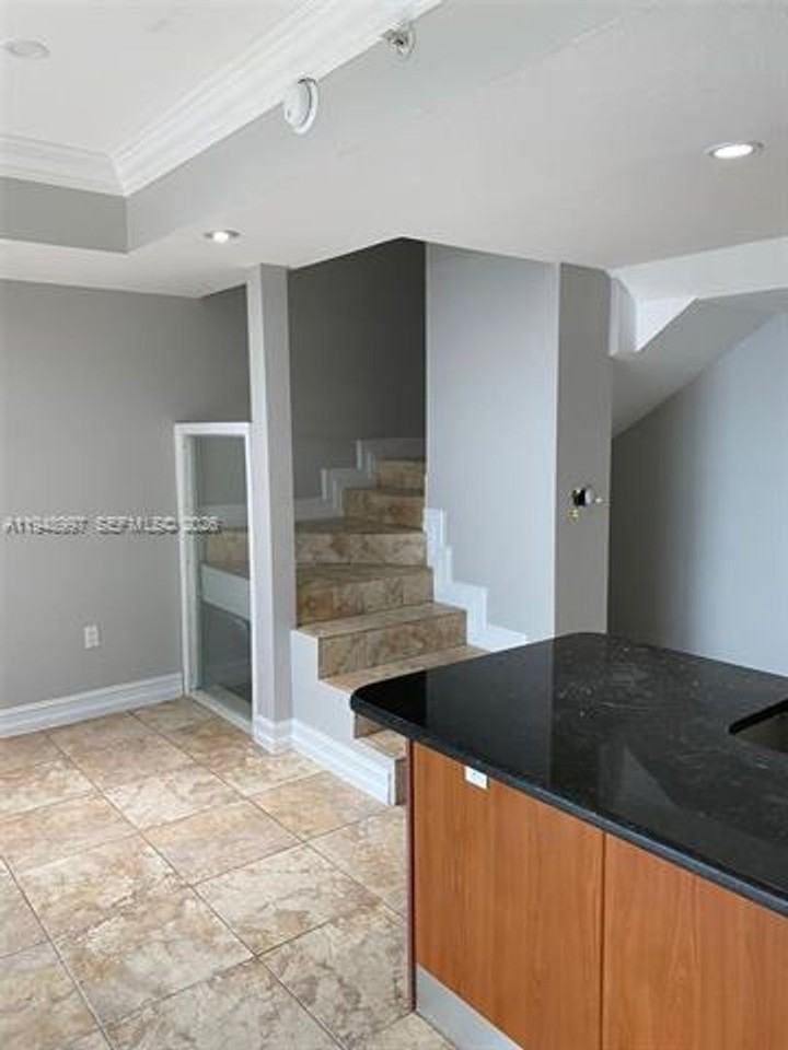 235 235 SW 17th Rd th 101 - Photo 3 of 20