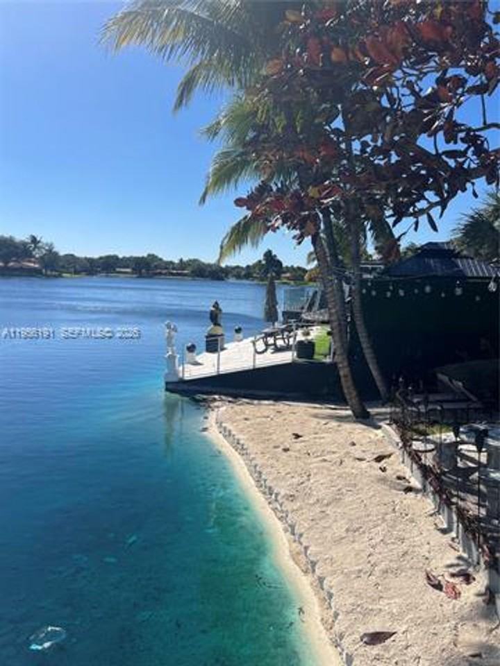 6484 6484 E Miami Lakes Dr th E - Photo 5 of 41