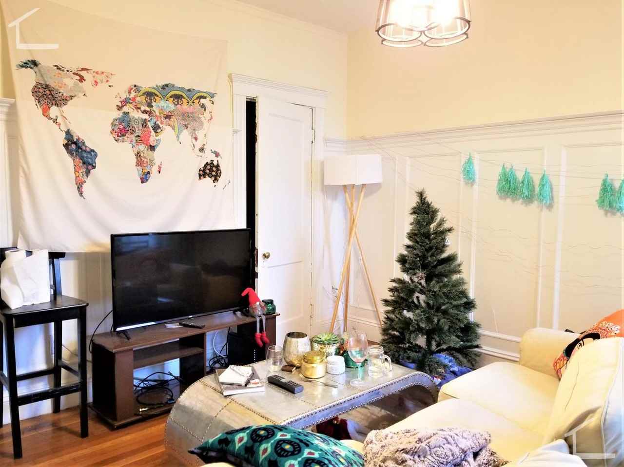 1117 Commonwealth Ave - Photo 4 of 13