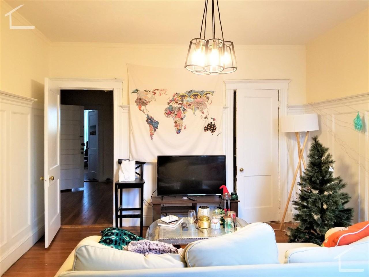 1117 Commonwealth Ave - Photo 5 of 13