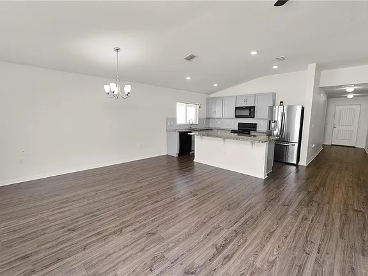 7525 Ibis Dr - Photo 2 of 13